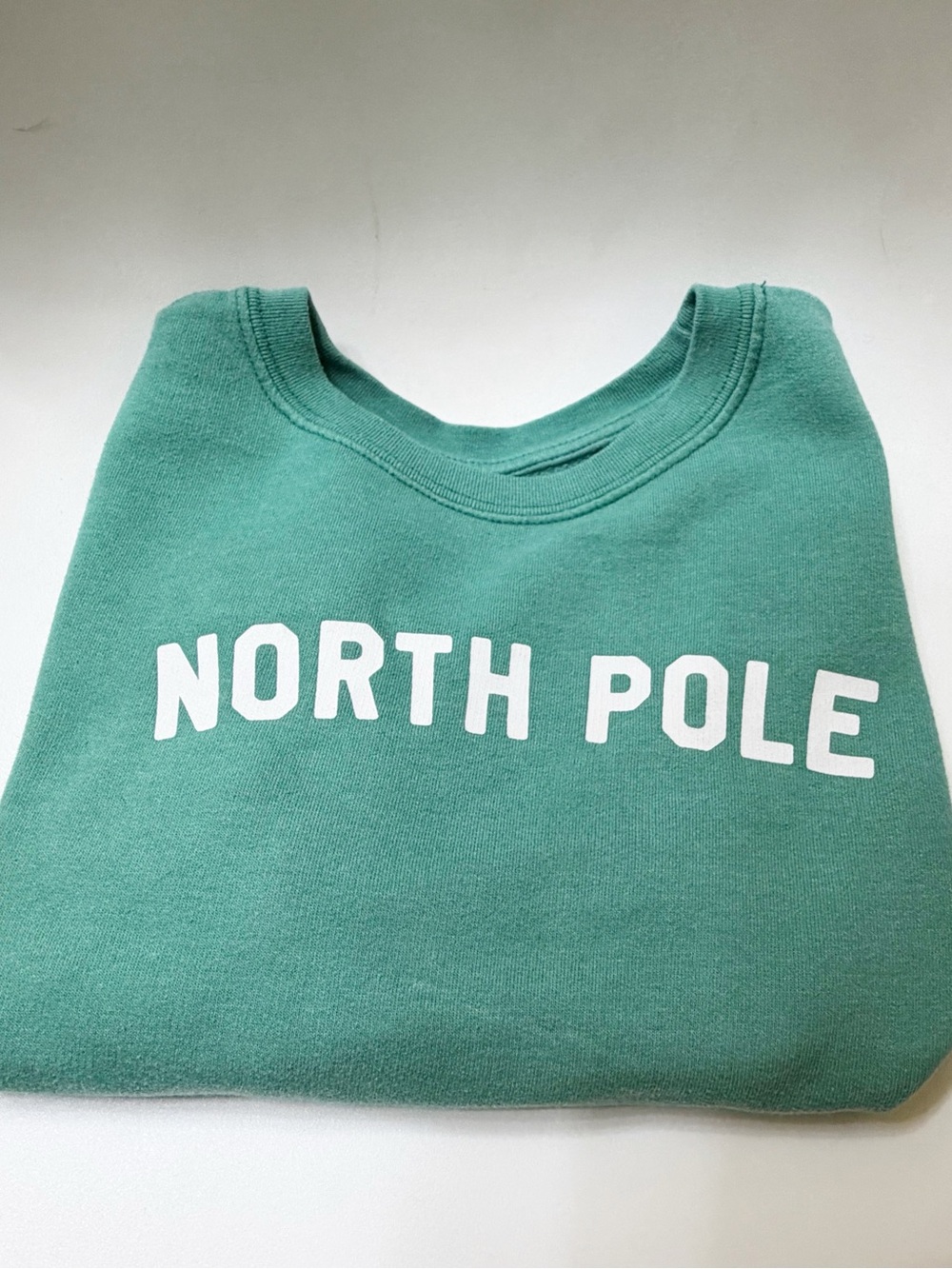the wishing elephant | north pole youth christmas sweatshirt green size 7